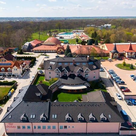 Spa&Wellness Hotel Orchidea Veľký Meder Exterior foto